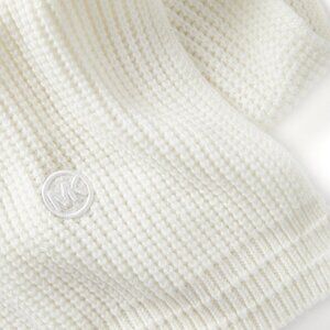 Michael Kors Lovely white soft and cozy thermal Scarf 68" New with Tags